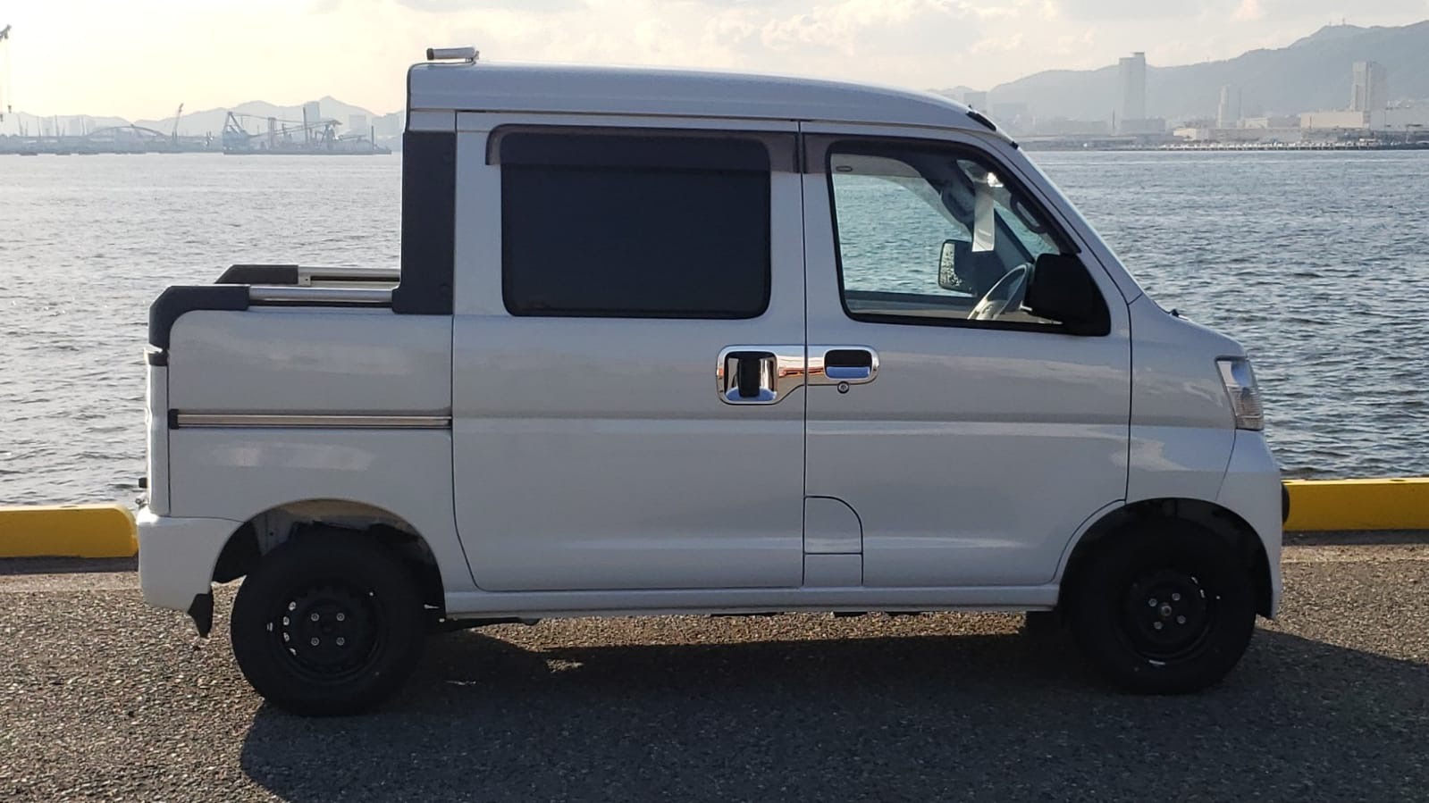 AUTOMATIC 2014 Daihatsu Hijet Deckvan "Crew Cab" (Made By Toyota) US