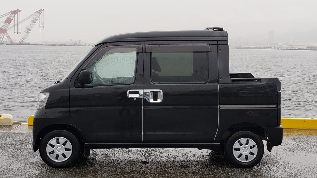 AUTOMATIC 2016 Daihatsu Hijet Deckvan "Crew Cab" (Made By Toyota) US Mini Truck Sales