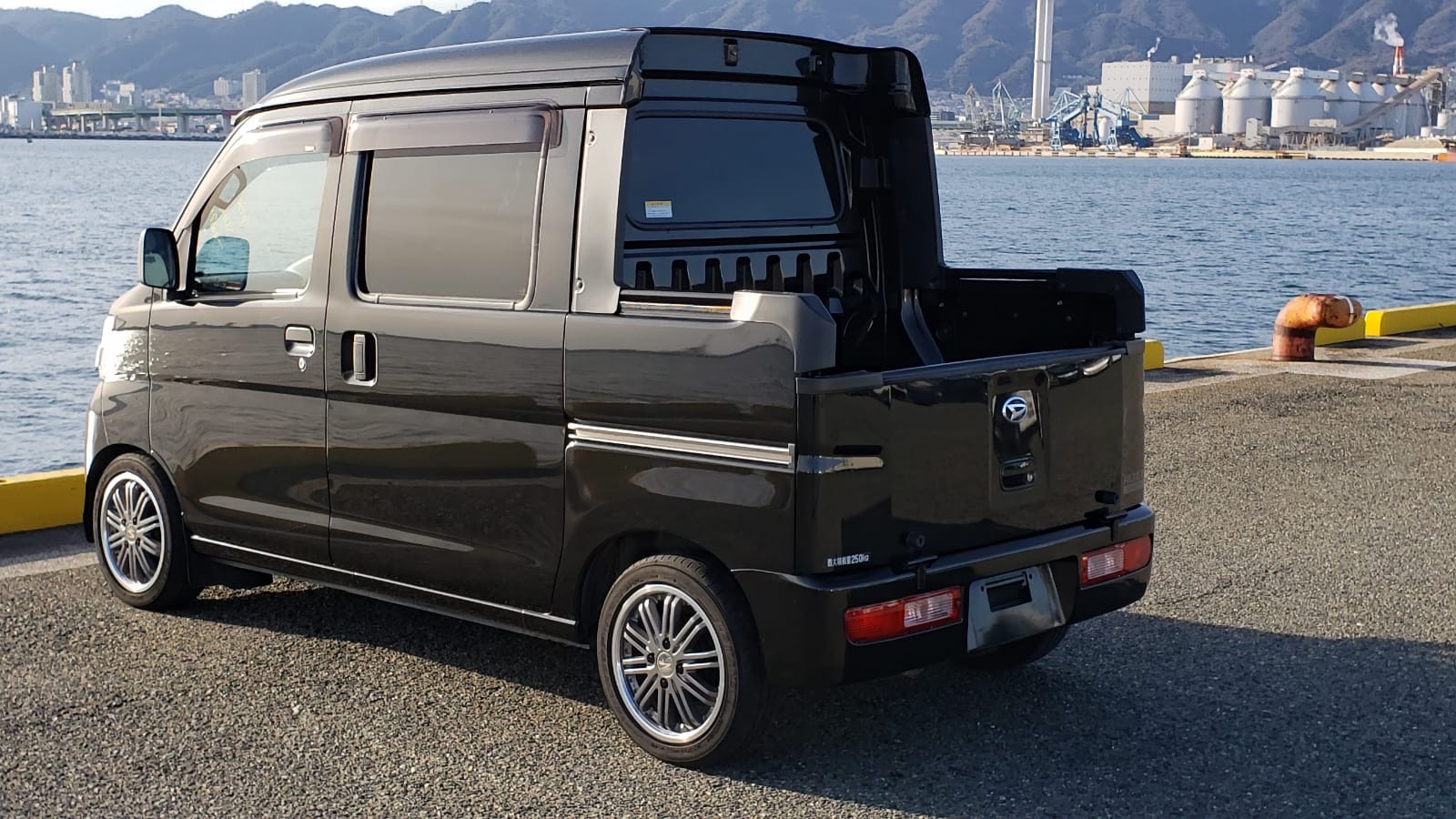 AUTOMATIC 2016 Daihatsu Hijet Deckvan "Crew Cab" (Made By Toyota) US Mini Truck Sales